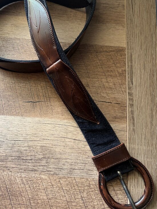 Linea Pelle Accessories - Vintage Linea Pelle Mira K Italian Leather Suede Applique Belt - Woman's Small